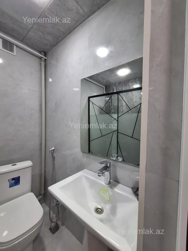 Satılır 2 otaqlı köhnə tikili 55 m²