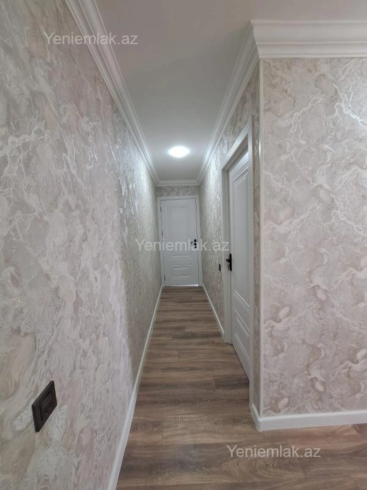Satılır 2 otaqlı köhnə tikili 55 m²