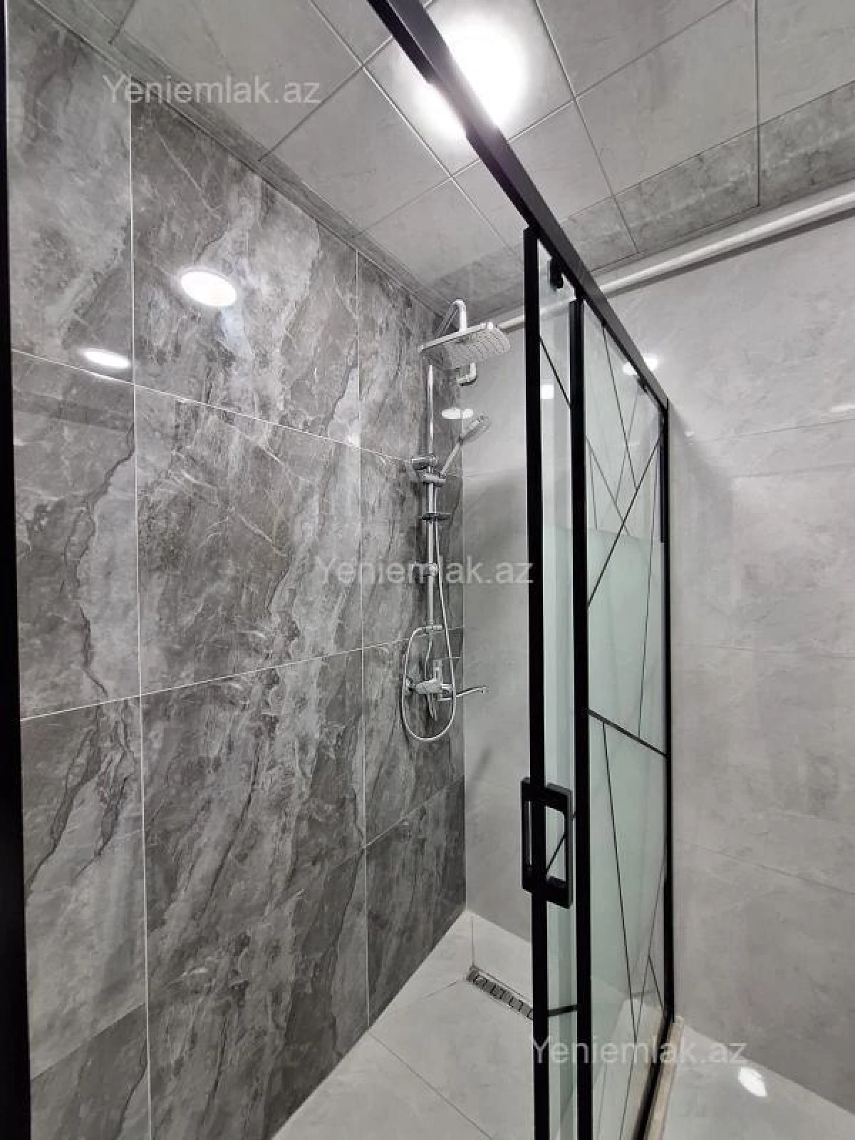 Satılır 2 otaqlı köhnə tikili 55 m²