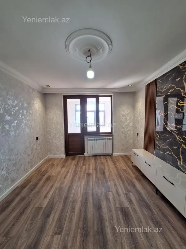 Satılır 2 otaqlı köhnə tikili 55 m²