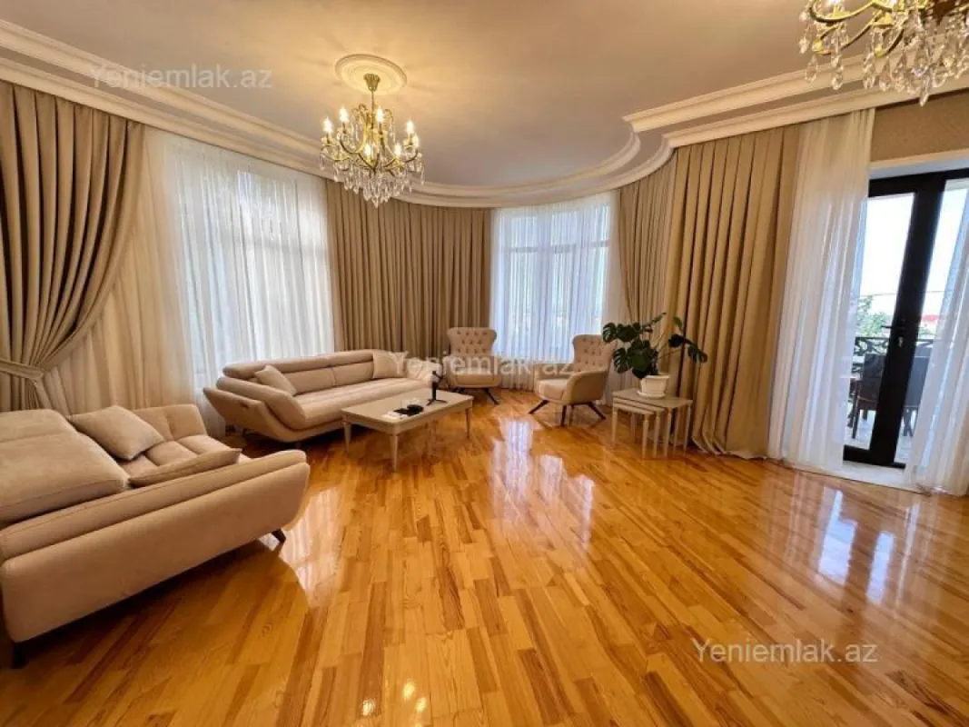 Satılır 5 otaqlı həyət evi 250 m²