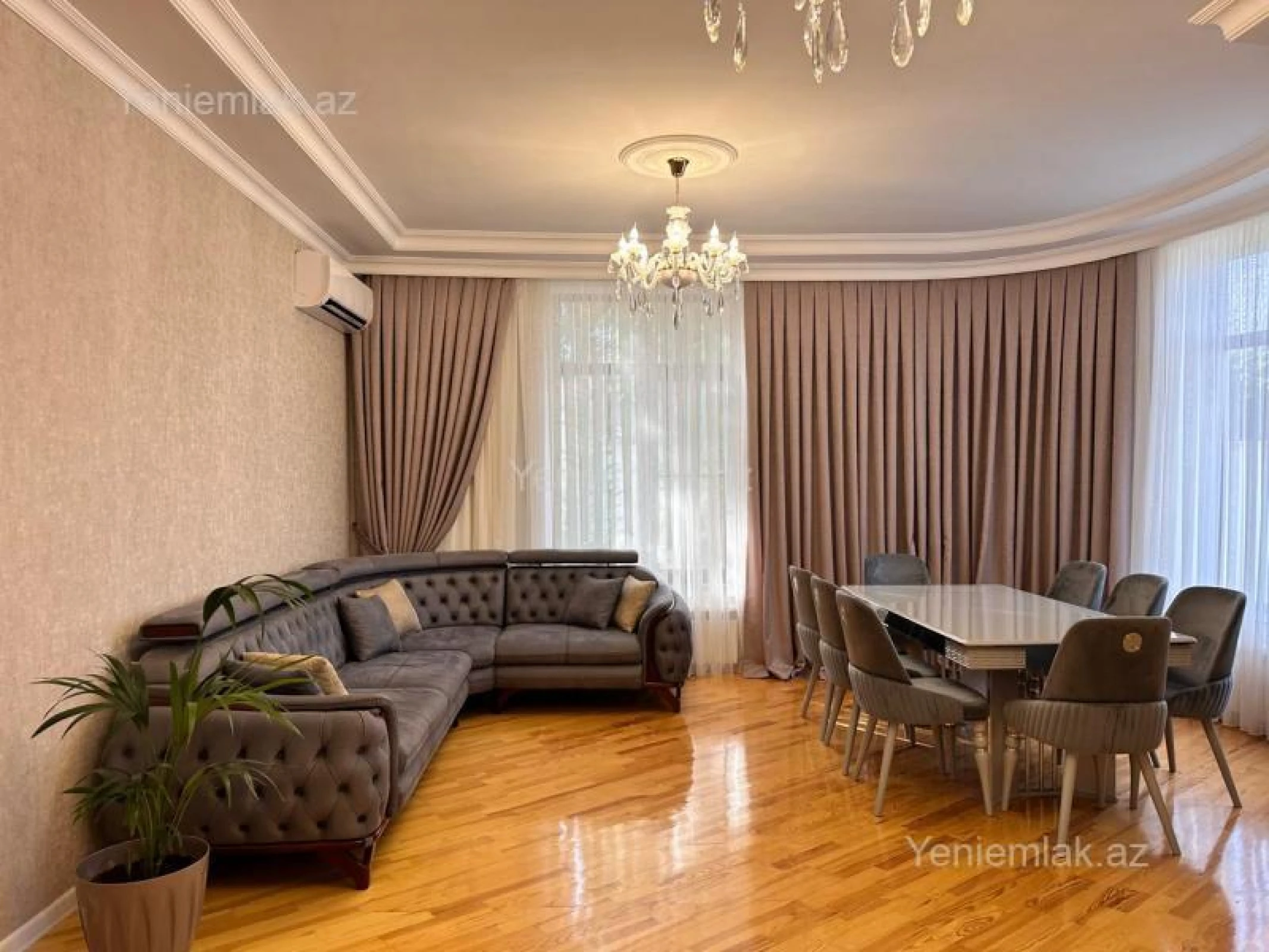Satılır 5 otaqlı həyət evi 250 m²