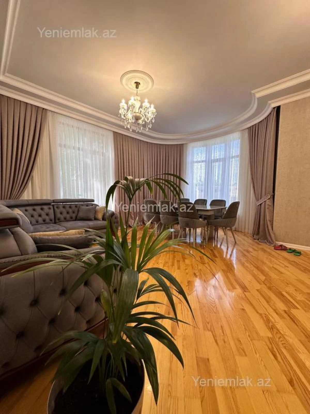 Satılır 5 otaqlı həyət evi 250 m²