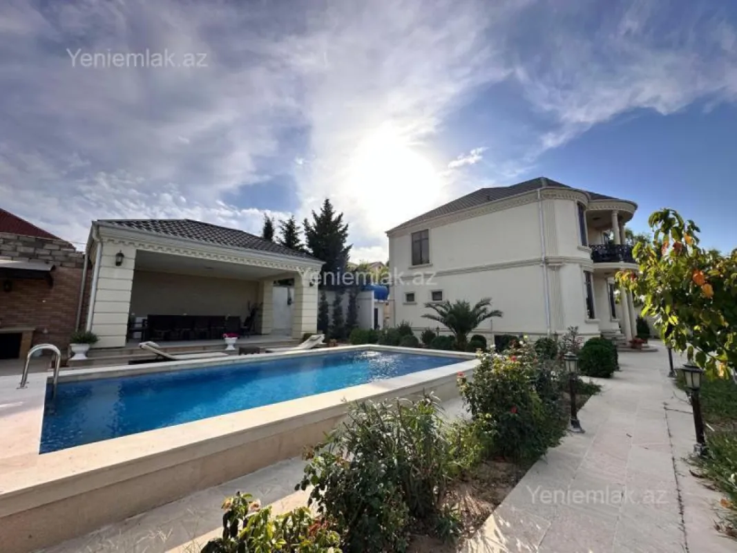 Satılır 5 otaqlı həyət evi 250 m²