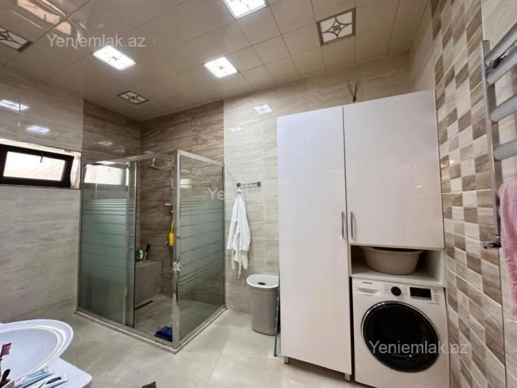 Satılır 5 otaqlı həyət evi 250 m²