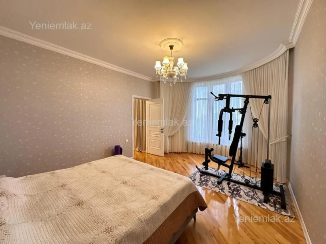 Satılır 5 otaqlı həyət evi 250 m²