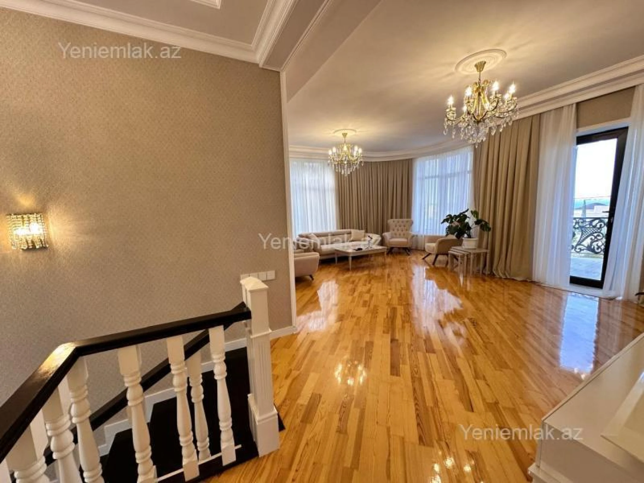Satılır 5 otaqlı həyət evi 250 m²