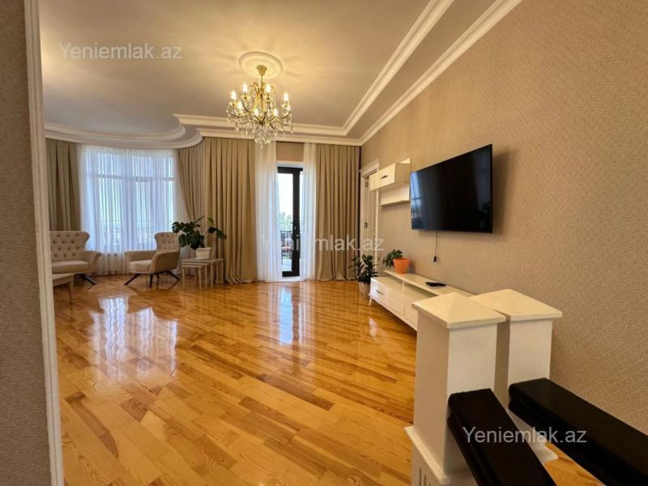 Satılır 5 otaqlı həyət evi 250 m²
