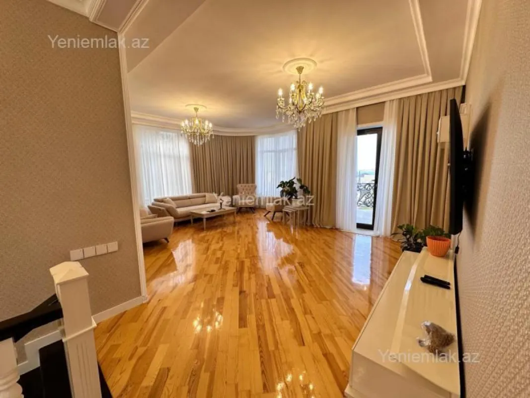 Satılır 5 otaqlı həyət evi 250 m²