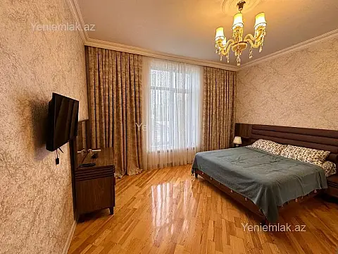 Satılır 5 otaqlı həyət evi 250 m²