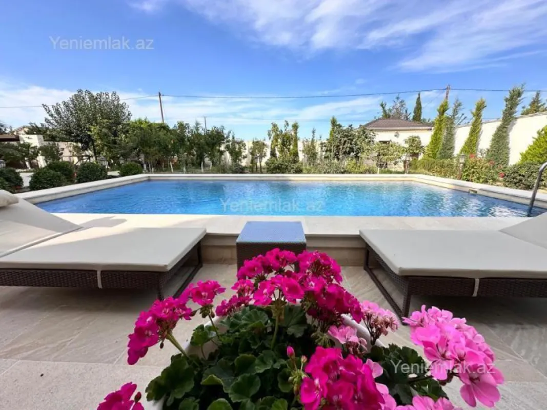 Satılır 5 otaqlı həyət evi 250 m²
