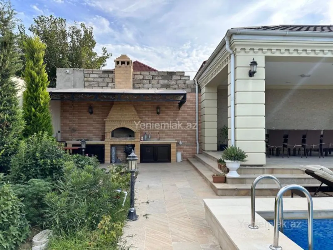 Satılır 5 otaqlı həyət evi 250 m²