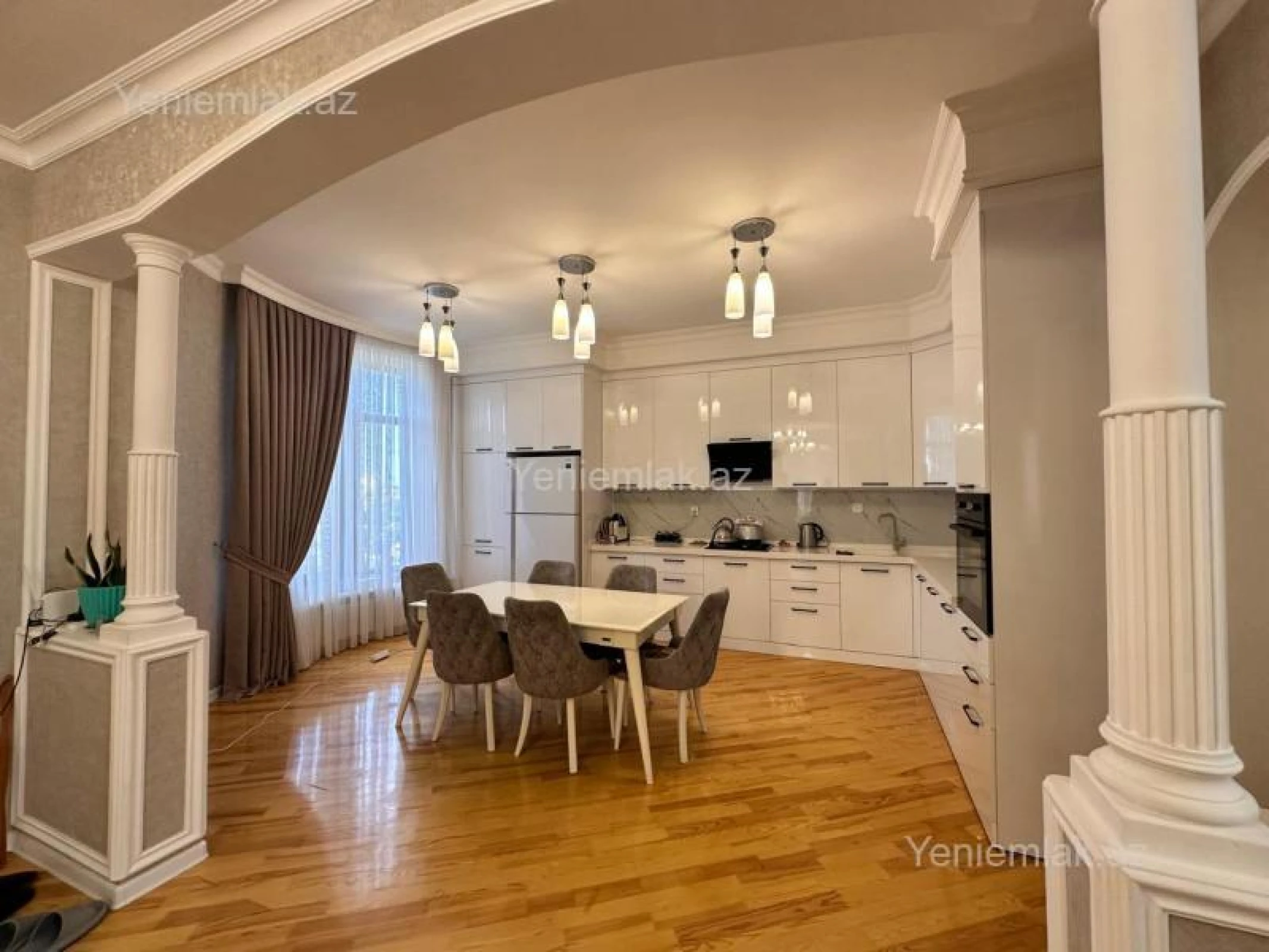 Satılır 5 otaqlı həyət evi 250 m²