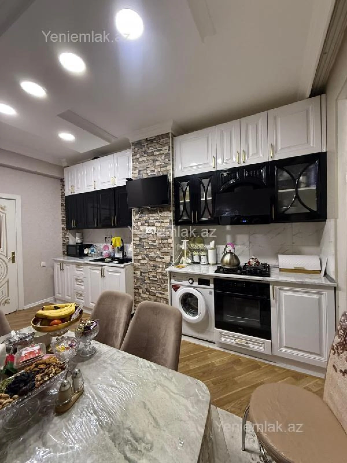 Satılır 2 otaqlı yeni tikili 72 m²