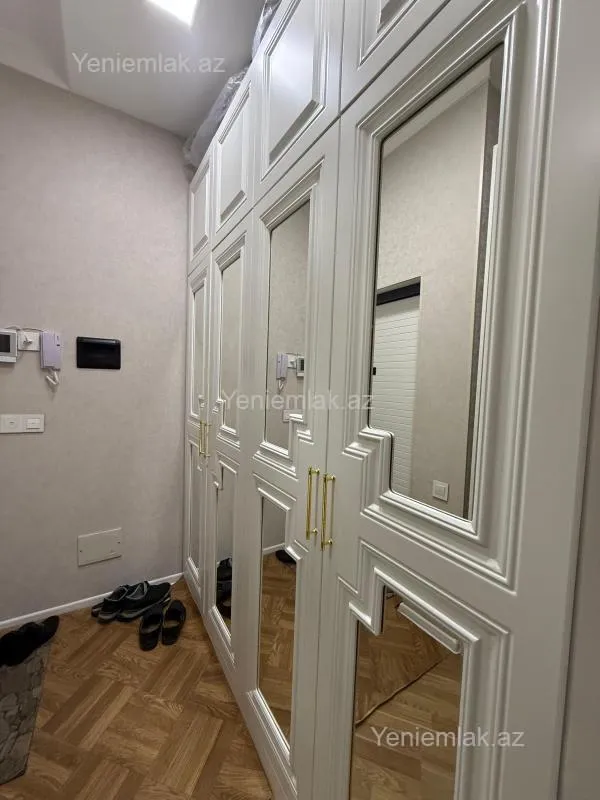 Satılır 2 otaqlı yeni tikili 72 m²