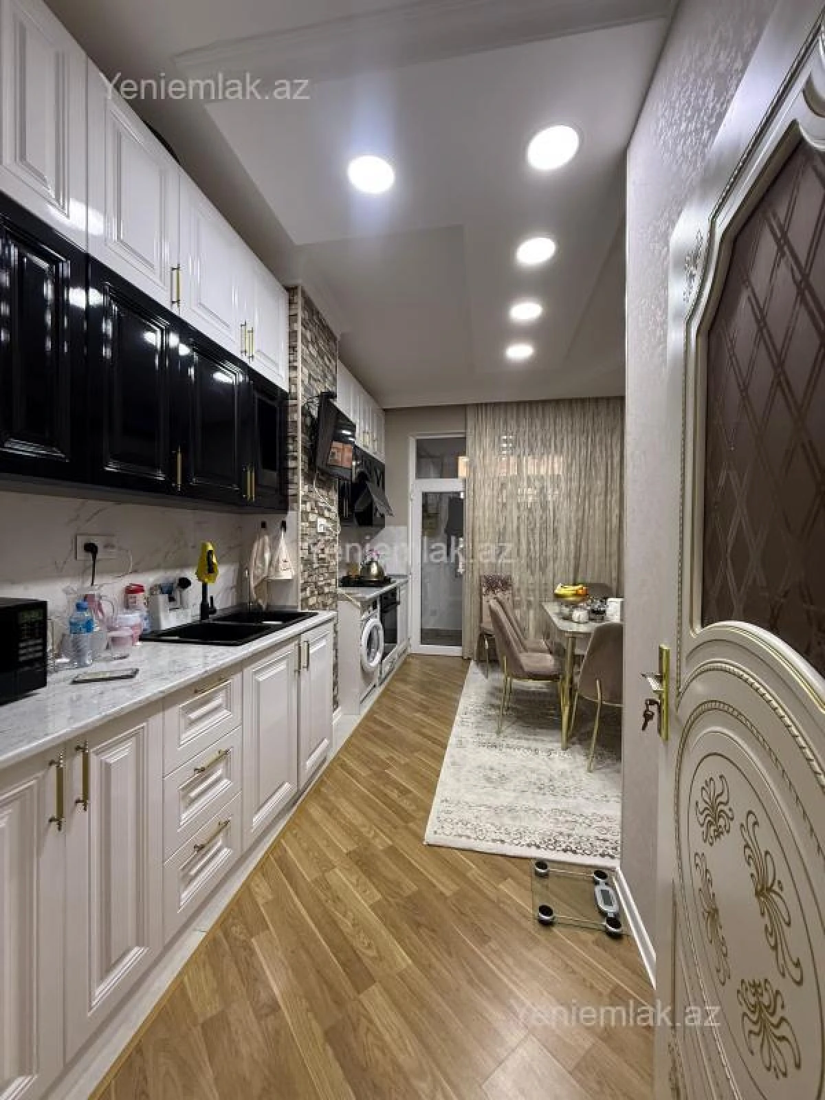 Satılır 2 otaqlı yeni tikili 72 m²