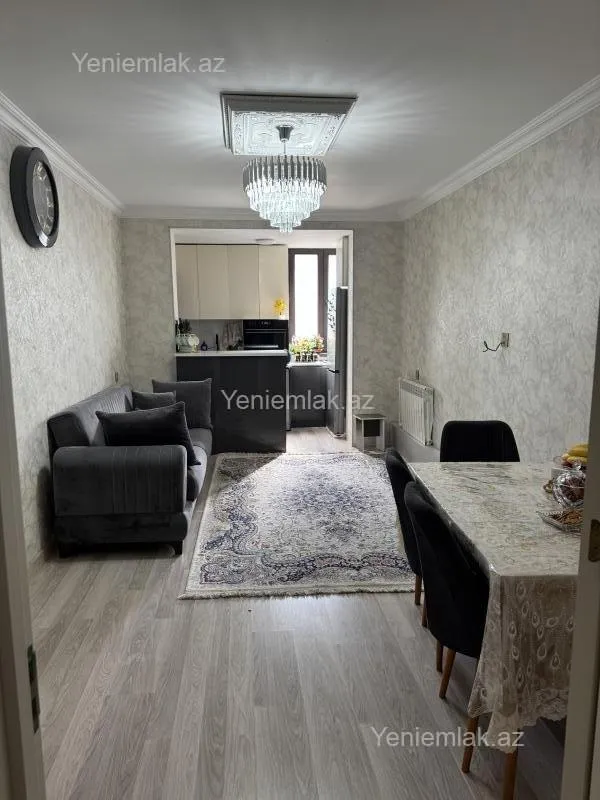 Satılır 5 otaqlı köhnə tikili 120 m²