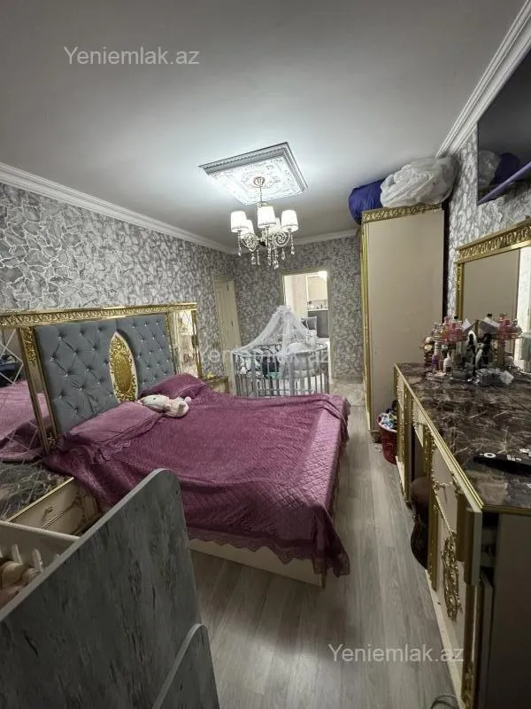 Satılır 5 otaqlı köhnə tikili 120 m²