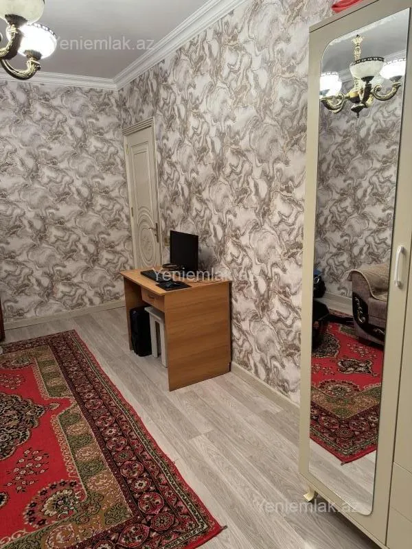 Satılır 5 otaqlı köhnə tikili 120 m²