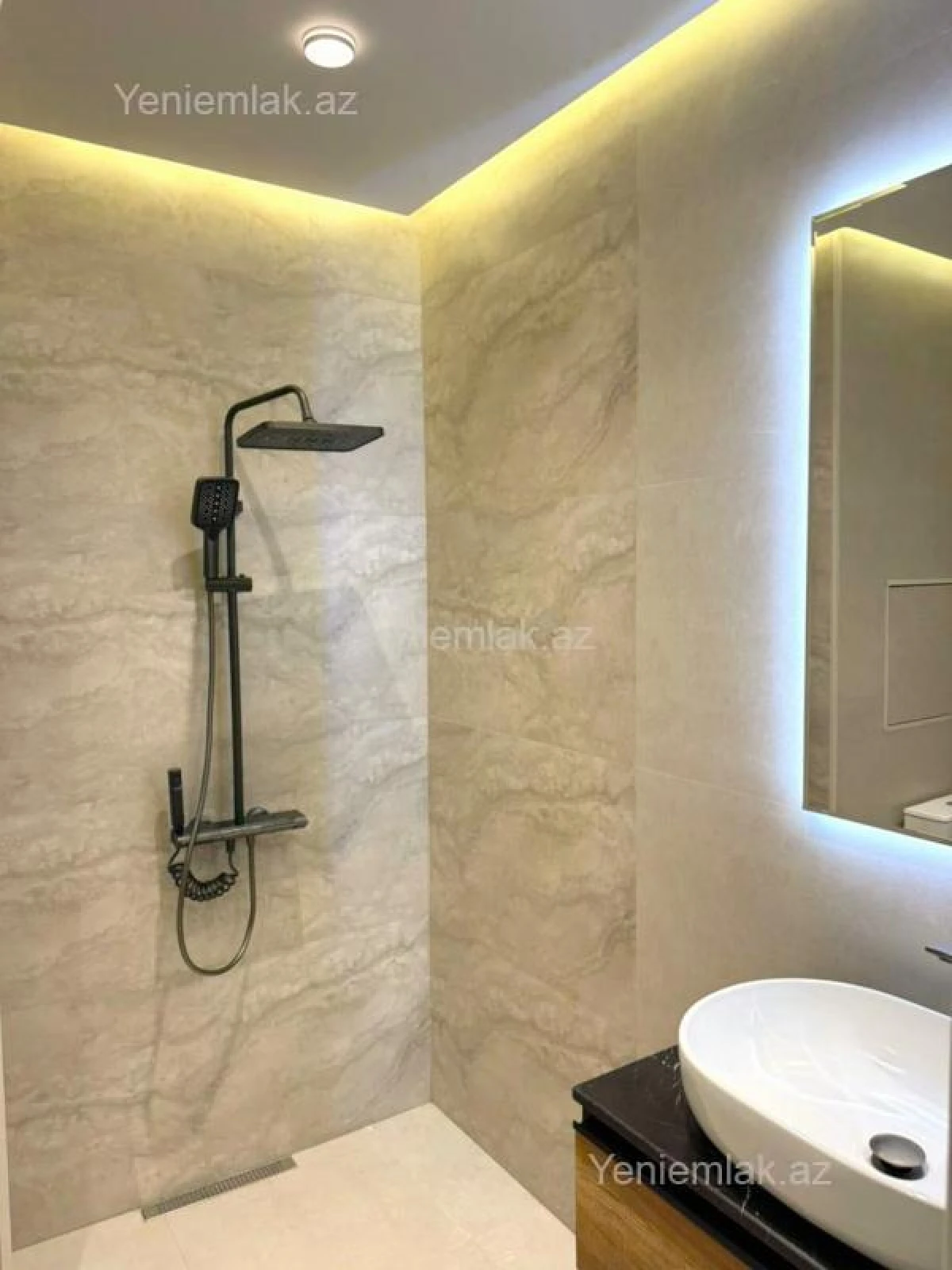 Satılır 5 otaqlı köhnə tikili 125 m²