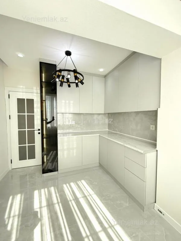 Satılır 5 otaqlı köhnə tikili 125 m²