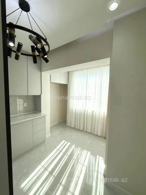 Satılır 5 otaqlı köhnə tikili 125 m²