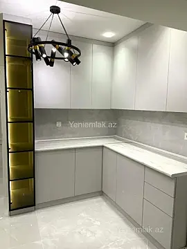 Satılır 5 otaqlı köhnə tikili 125 m²