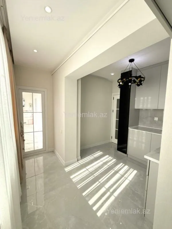 Satılır 5 otaqlı köhnə tikili 125 m²