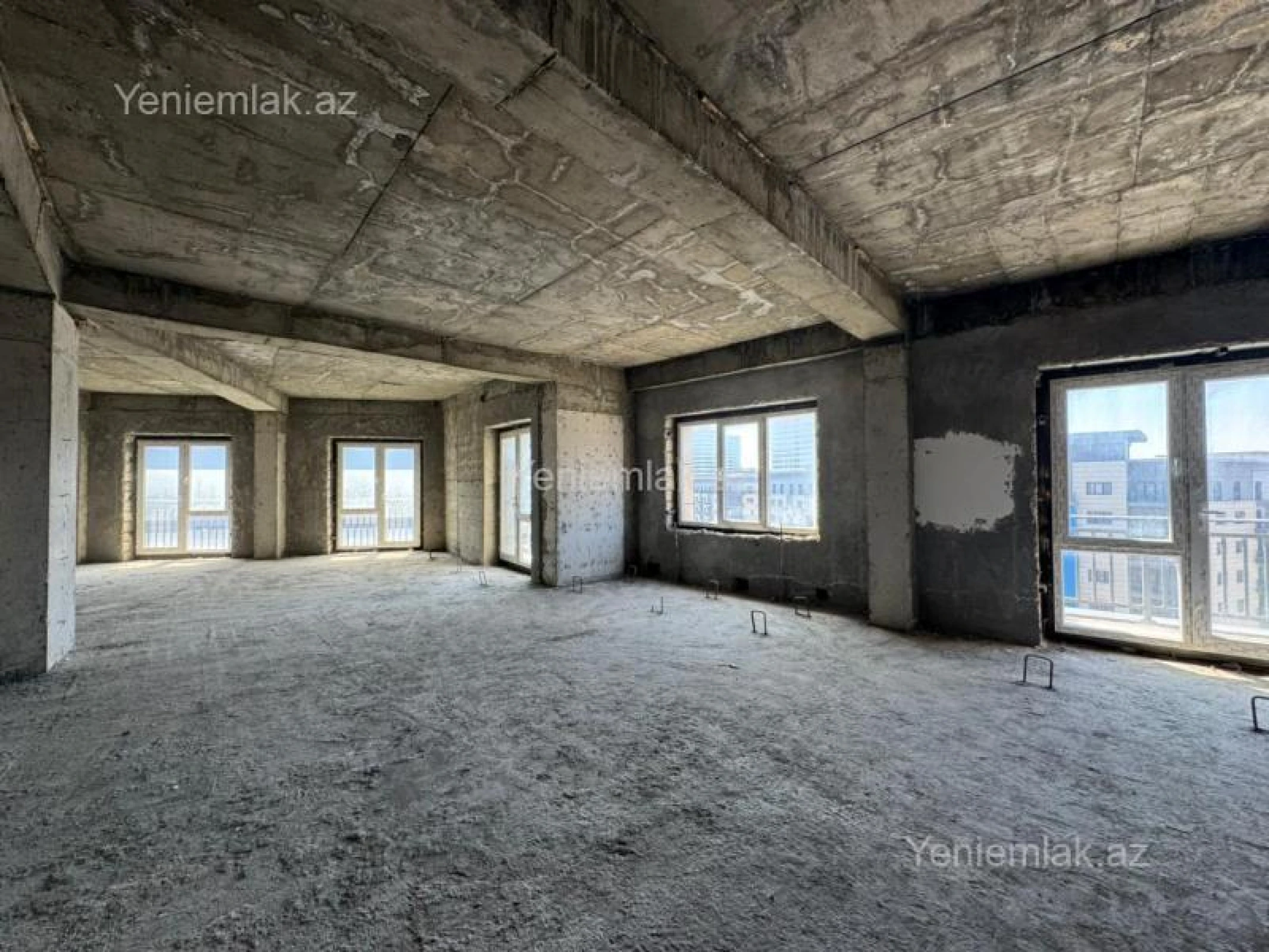 Satılır 5 otaqlı yeni tikili 250 m²