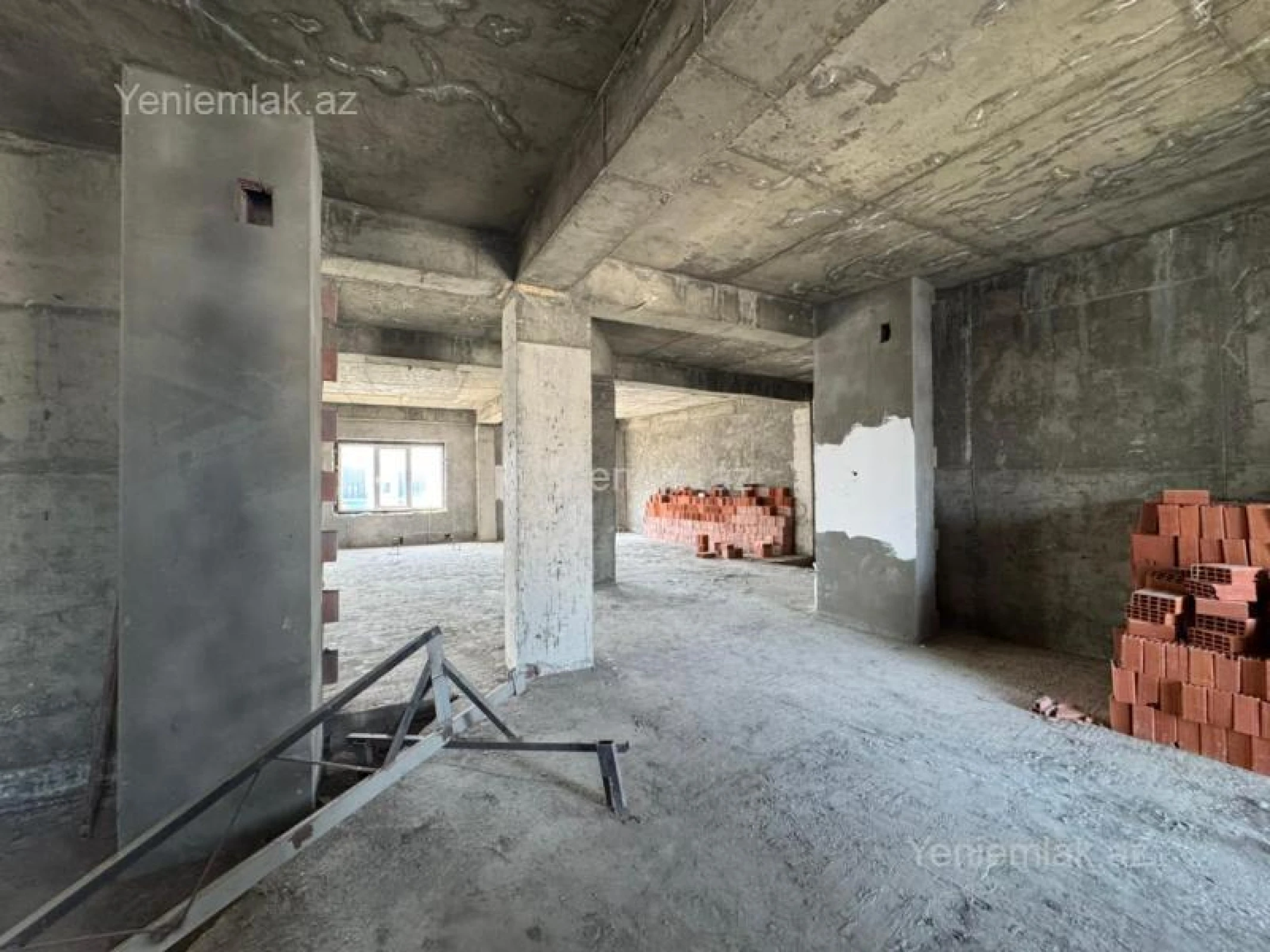 Satılır 5 otaqlı yeni tikili 250 m²