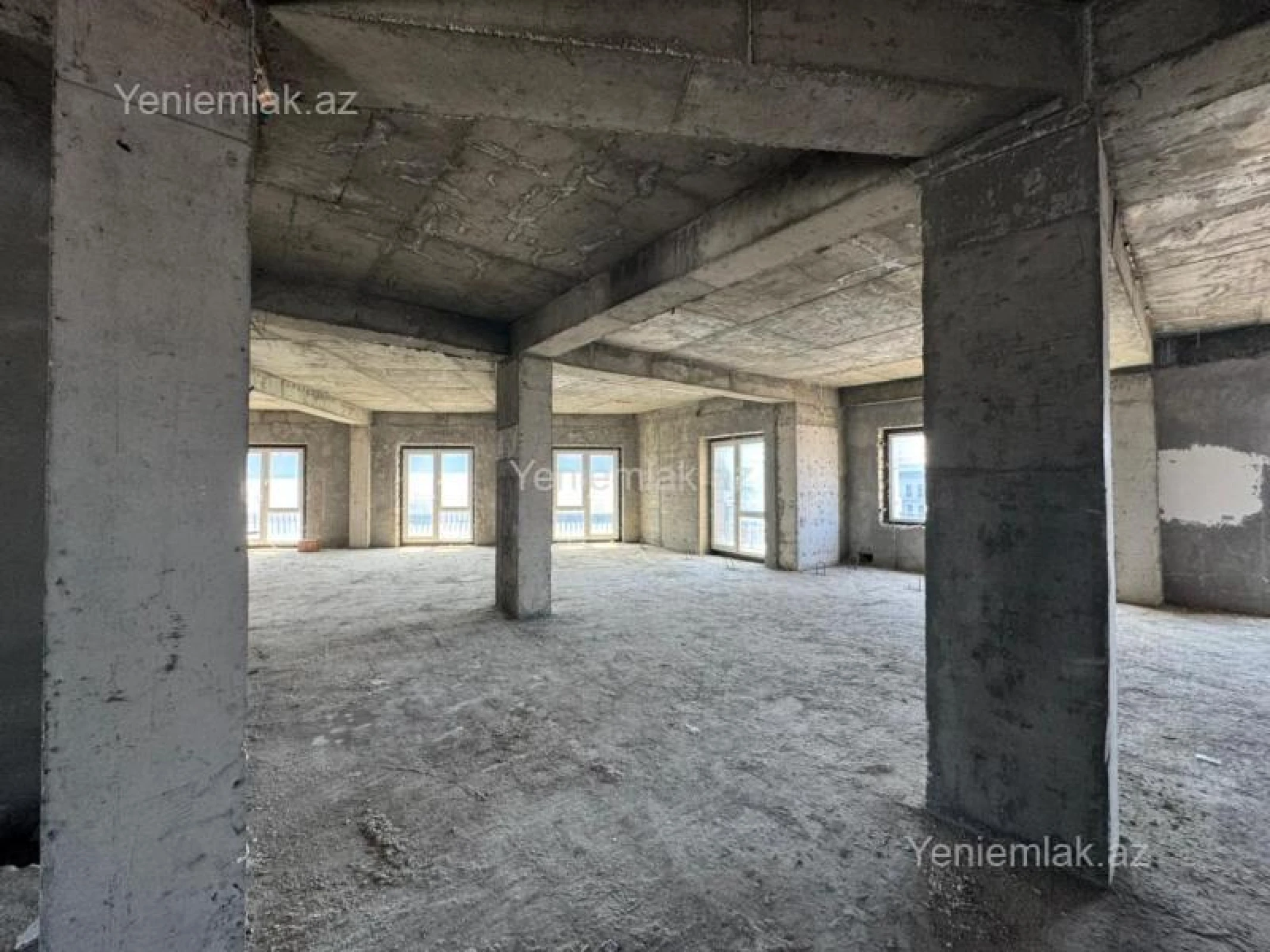 Satılır 5 otaqlı yeni tikili 250 m²