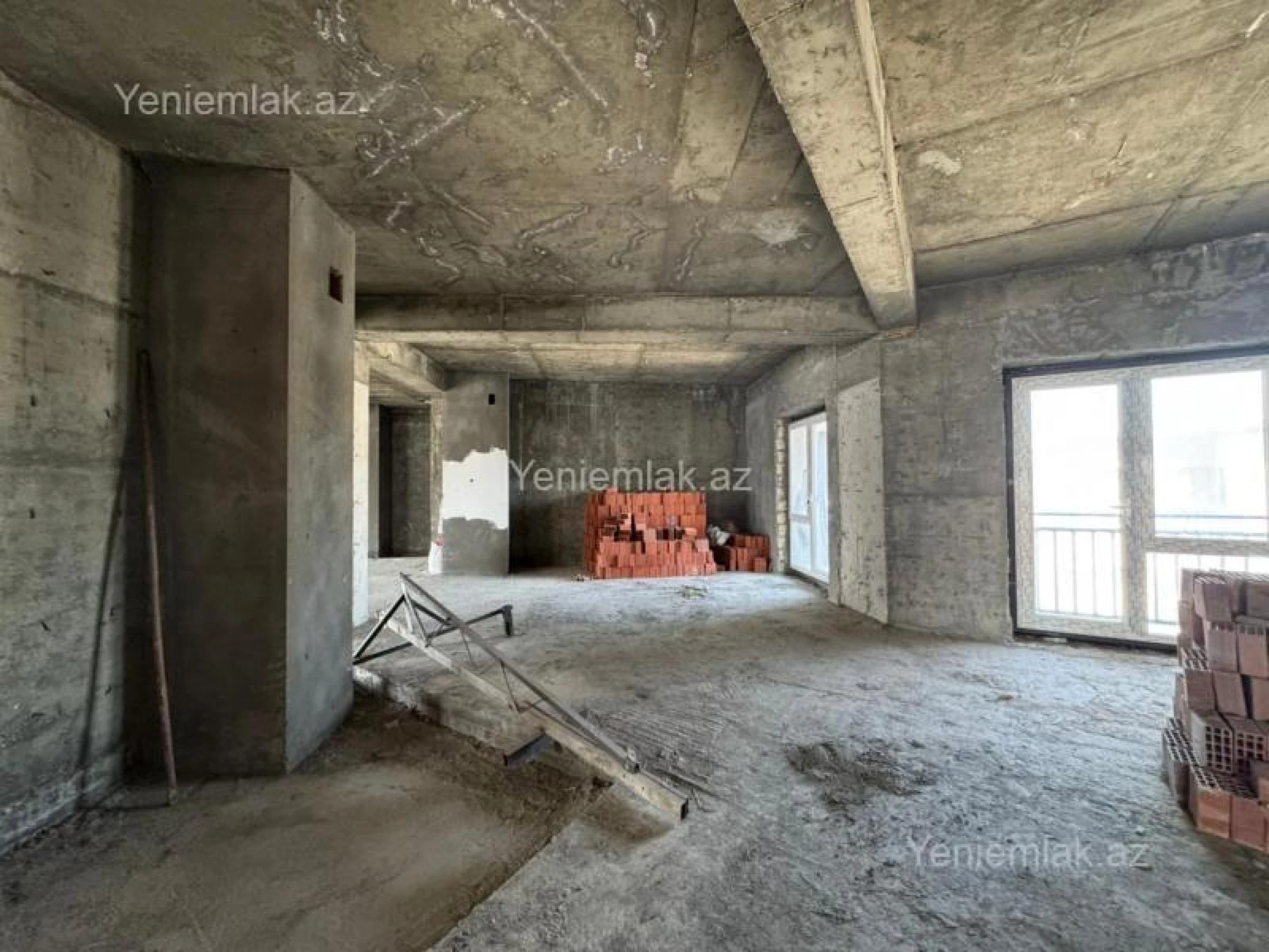 Satılır 5 otaqlı yeni tikili 250 m²