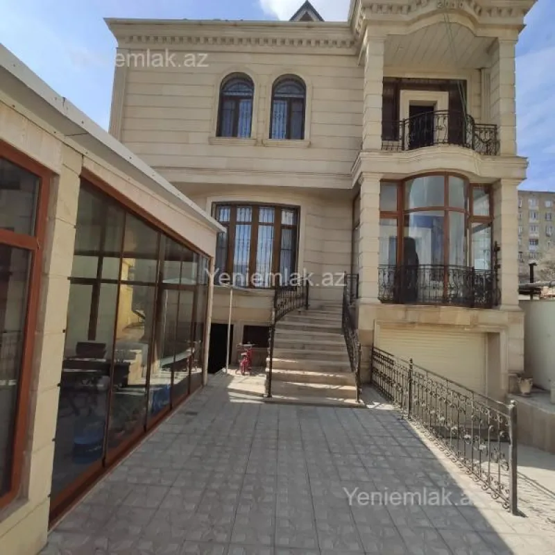 Satılır 6 otaqlı həyət evi 240 m²