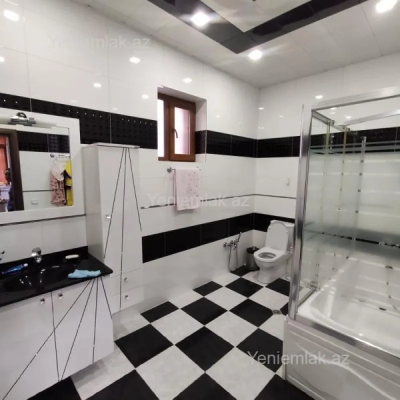 Satılır 6 otaqlı həyət evi 240 m²