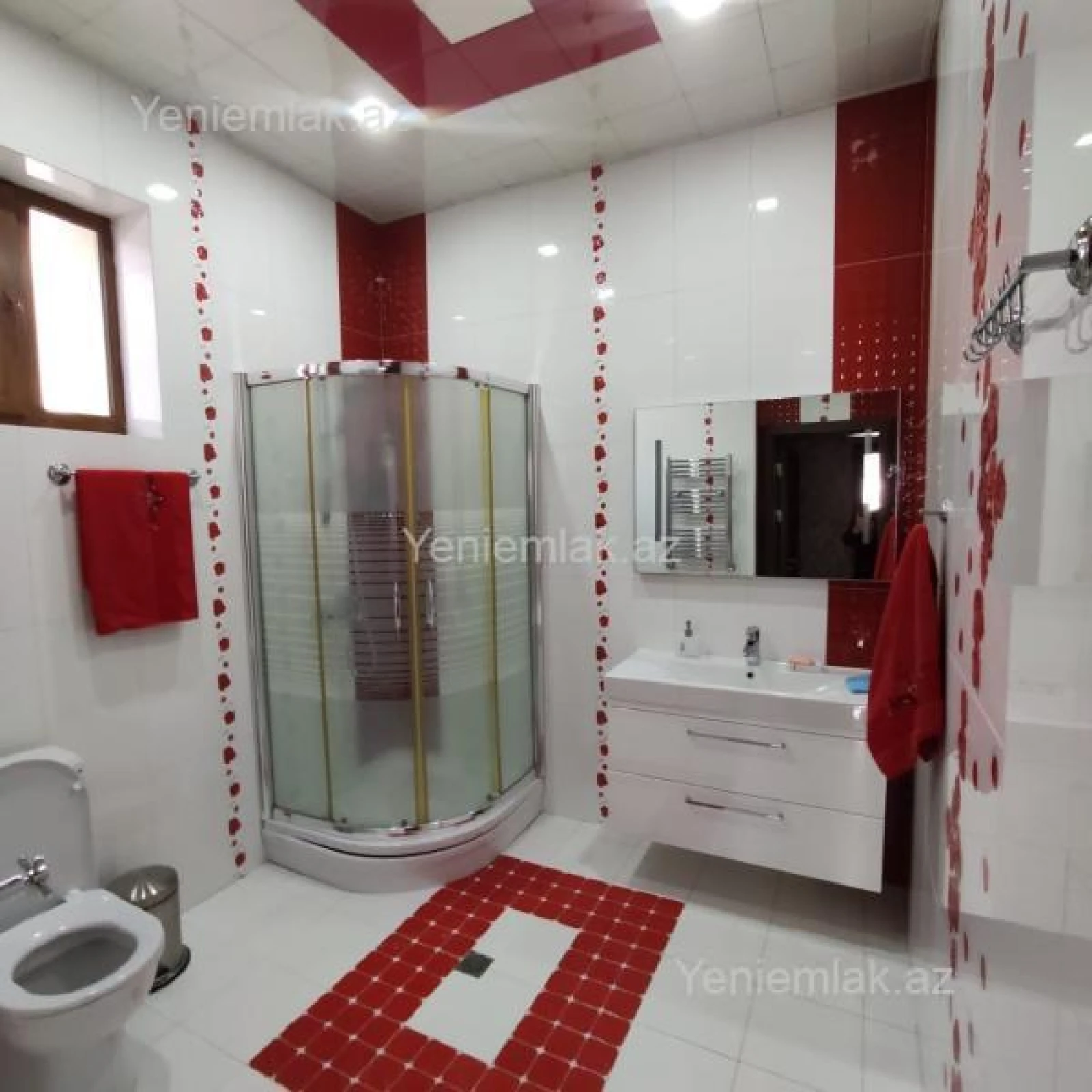 Satılır 6 otaqlı həyət evi 240 m²