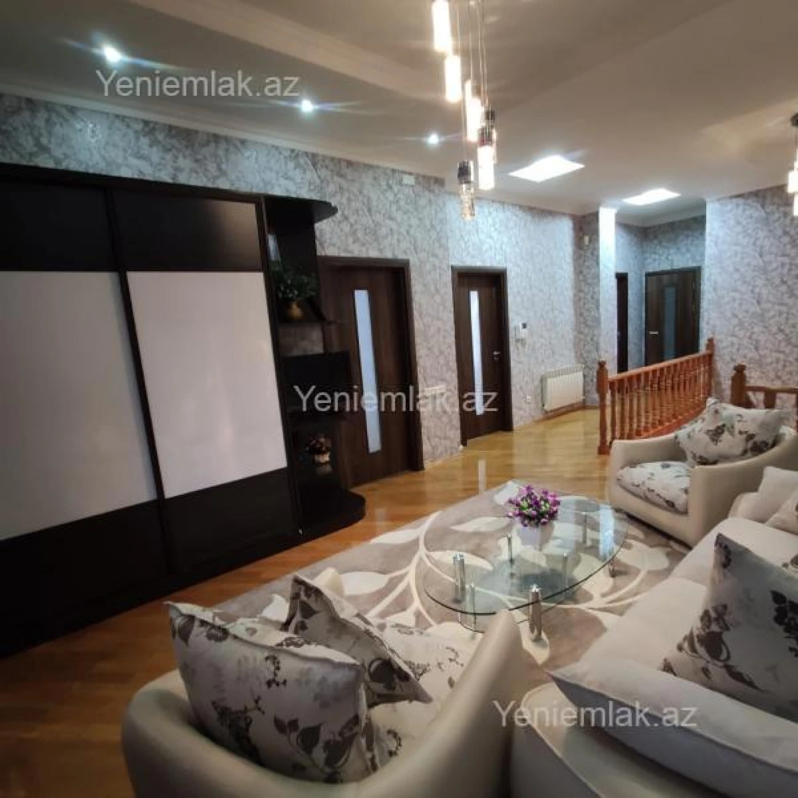 Satılır 6 otaqlı həyət evi 240 m²