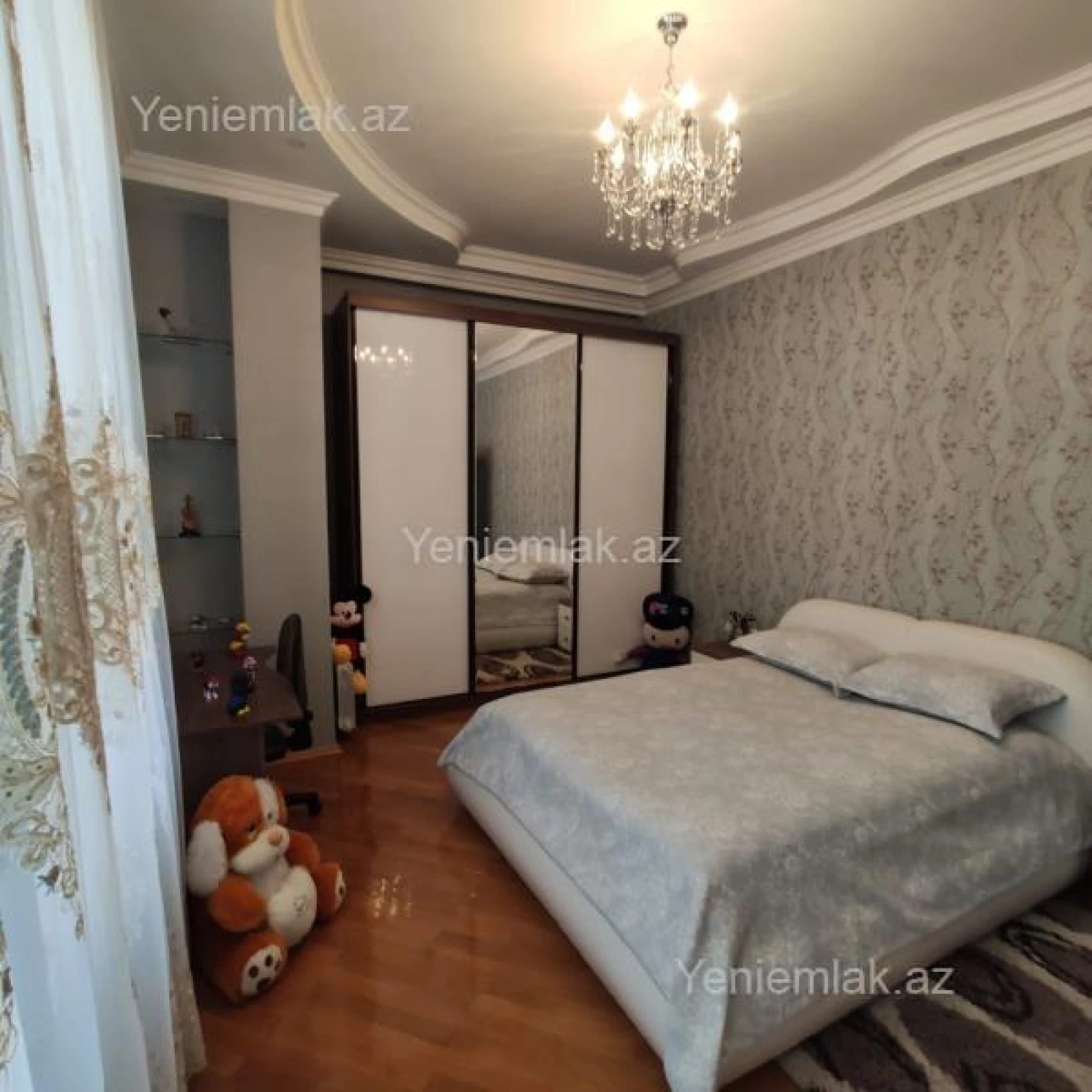 Satılır 6 otaqlı həyət evi 240 m²
