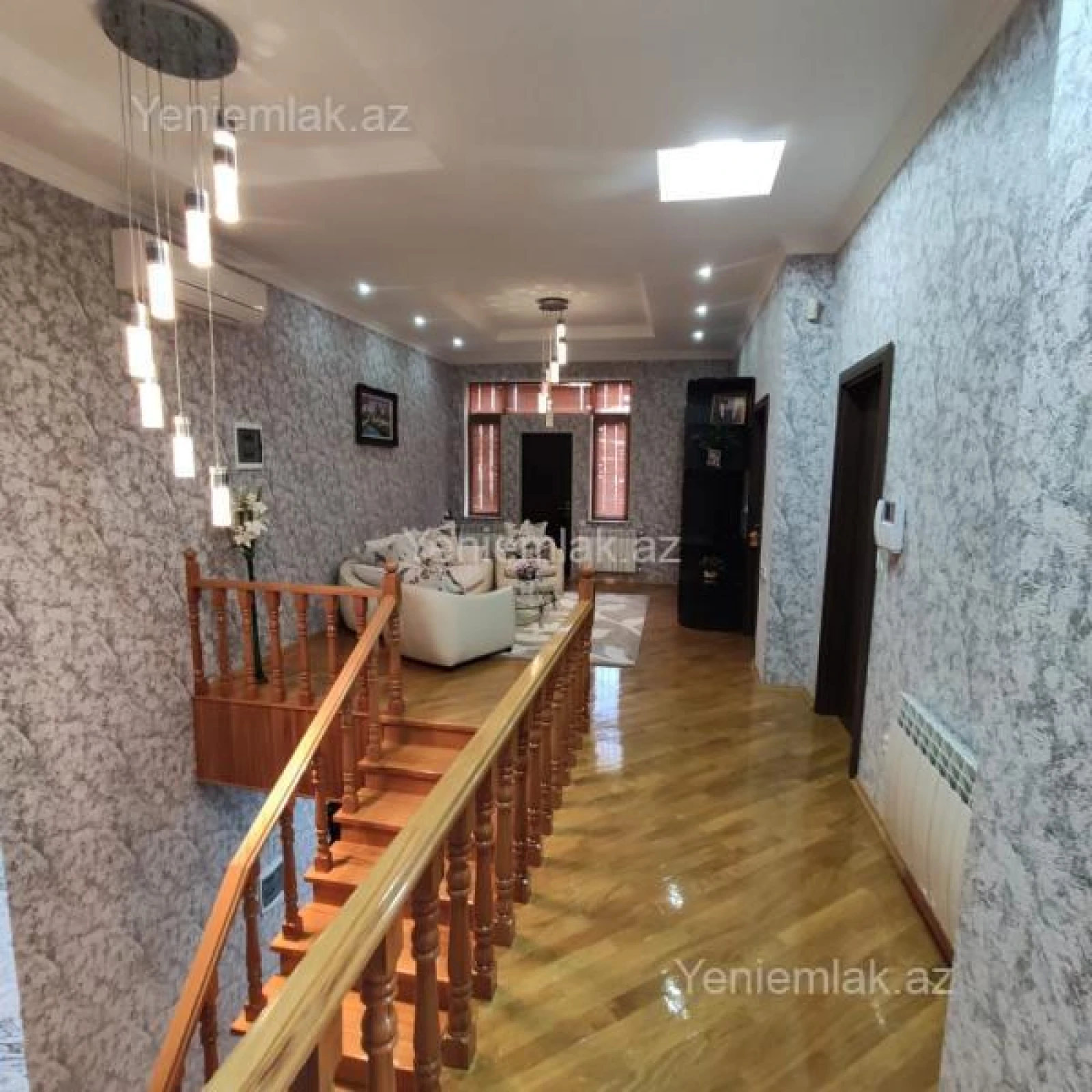 Satılır 6 otaqlı həyət evi 240 m²