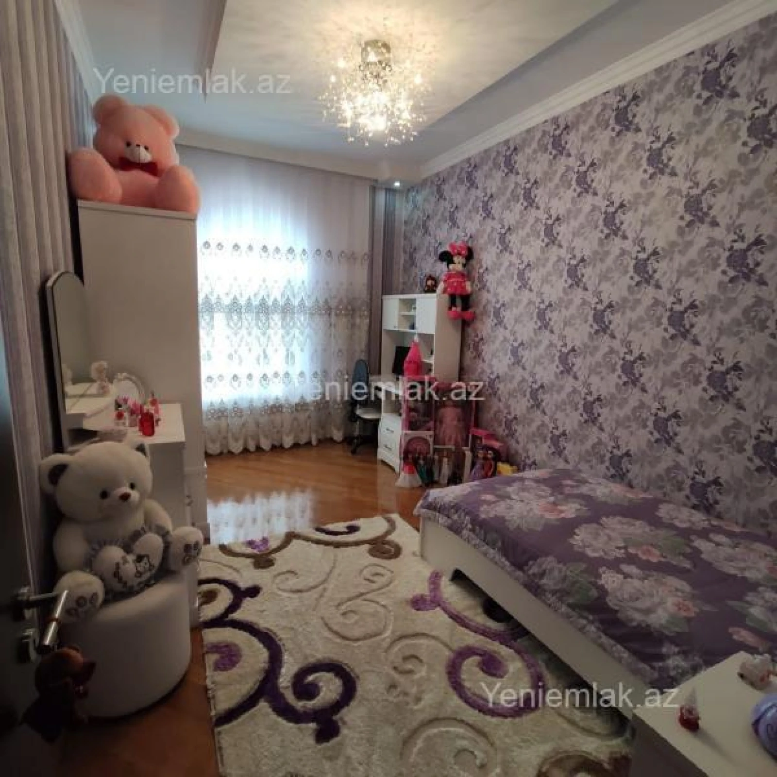 Satılır 6 otaqlı həyət evi 240 m²