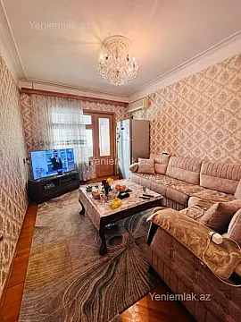 Satılır 5 otaqlı köhnə tikili 150 m²