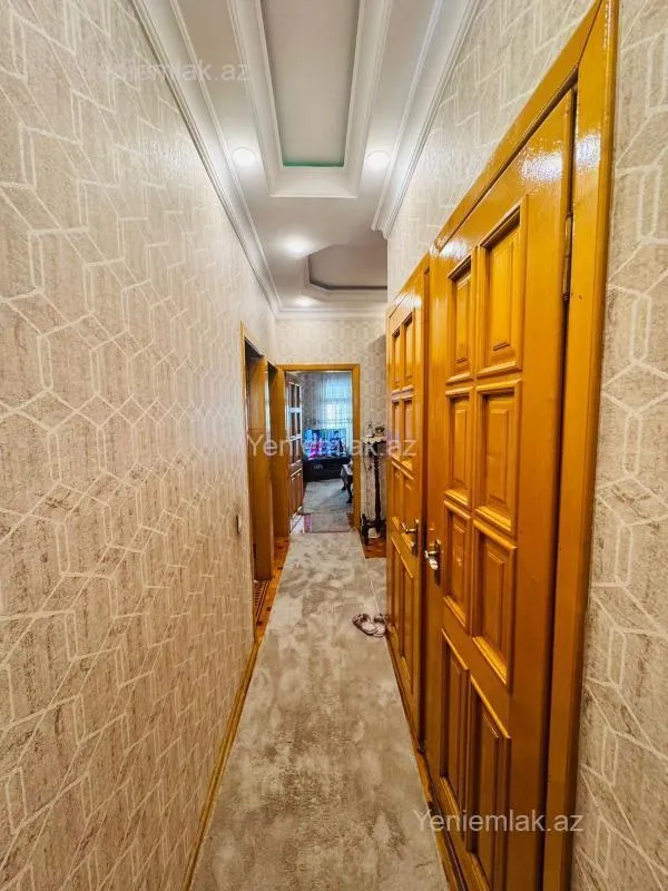 Satılır 5 otaqlı köhnə tikili 150 m²