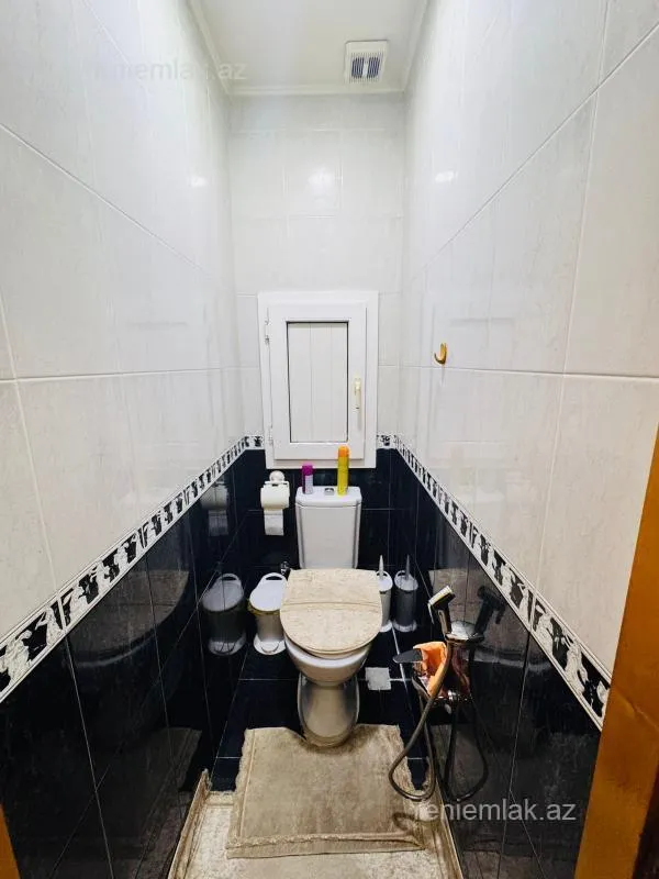 Satılır 5 otaqlı köhnə tikili 150 m²