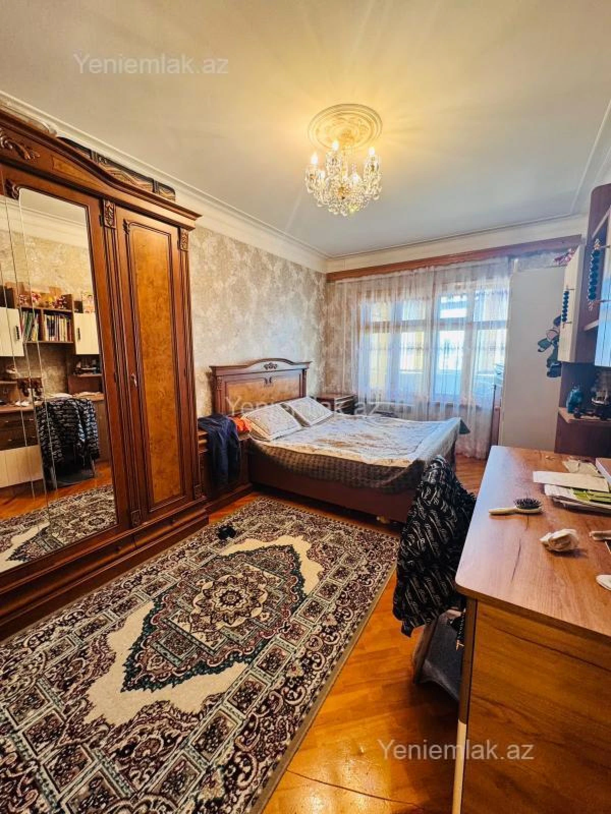 Satılır 5 otaqlı köhnə tikili 150 m²