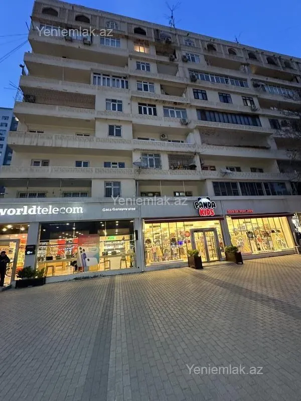Satılır 5 otaqlı köhnə tikili 150 m²