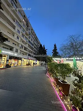 Satılır 5 otaqlı köhnə tikili 150 m²