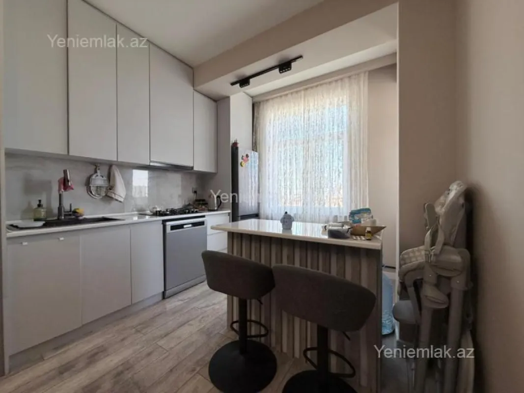 Satılır 2 otaqlı yeni tikili 60 m²