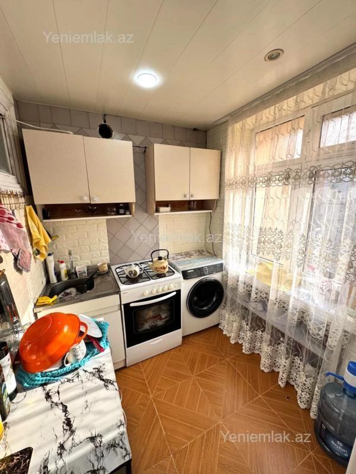 Satılır 2 otaqlı köhnə tikili 60 m²