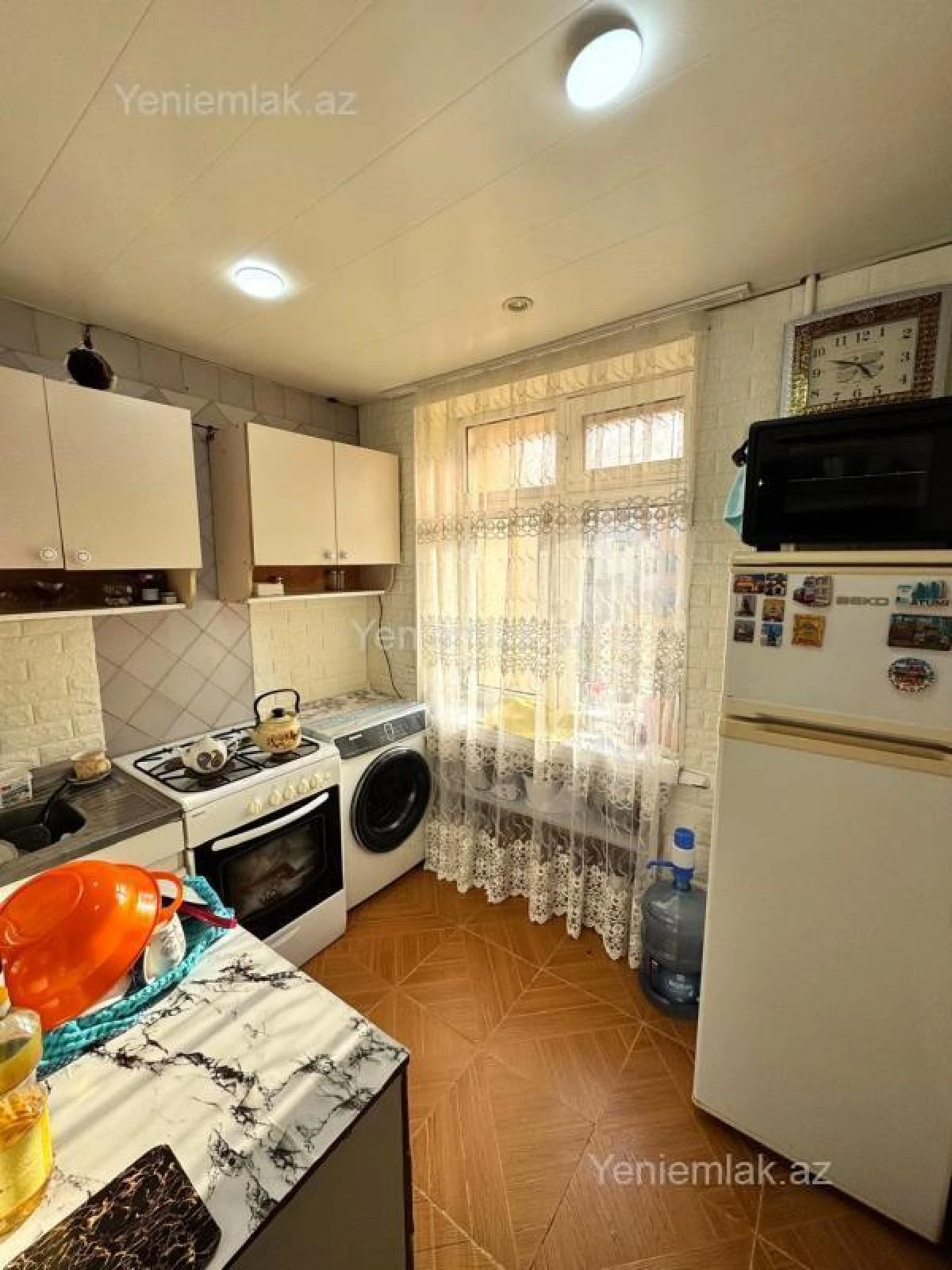 Satılır 2 otaqlı köhnə tikili 60 m²