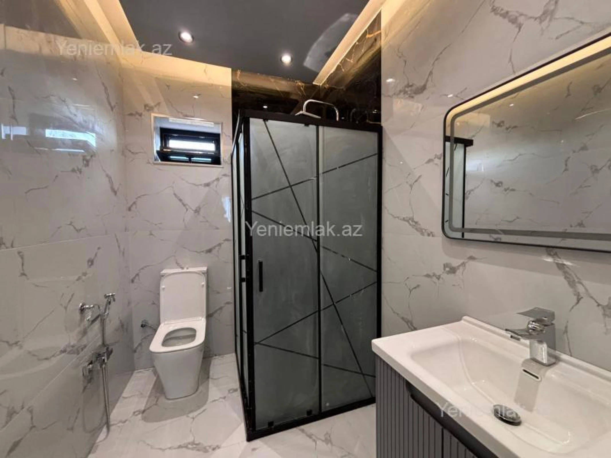 Satılır 6 otaqlı həyət evi 270 m²