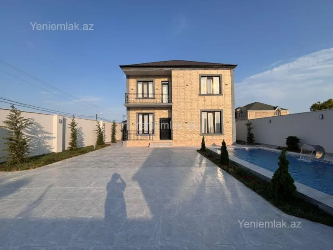 Satılır 6 otaqlı həyət evi 270 m²